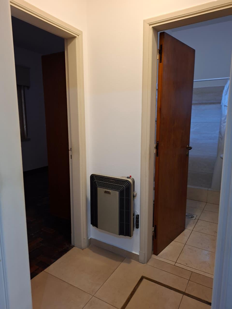 ALQUILO CASA BARRIO OBSERVATORIO DOS DORMITORIOS CON PATIO.