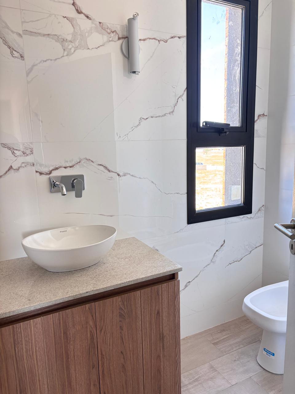 DUPLEX EN VENTA EN TERRAZAS DE MANANTIALES 2D 2B - A ESTRENAR!