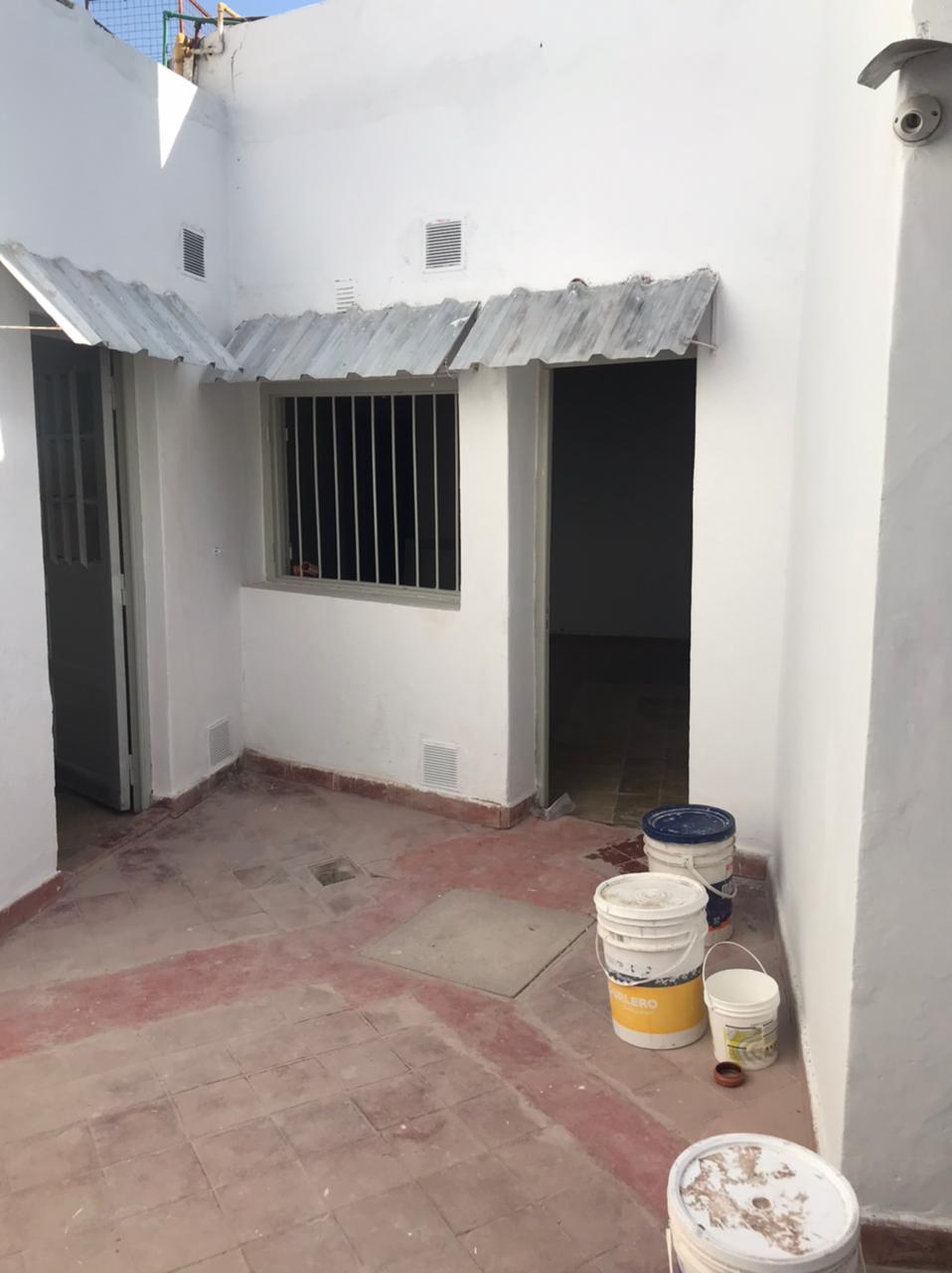 CASA EN ALQUILER INTERNA BV LOS GRANADEROS 2218 1 DORMITORIOS