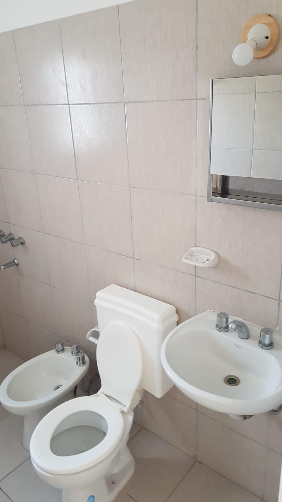 Universitario de Horizonte, 2 domitorios, cochera y patio. $620.000