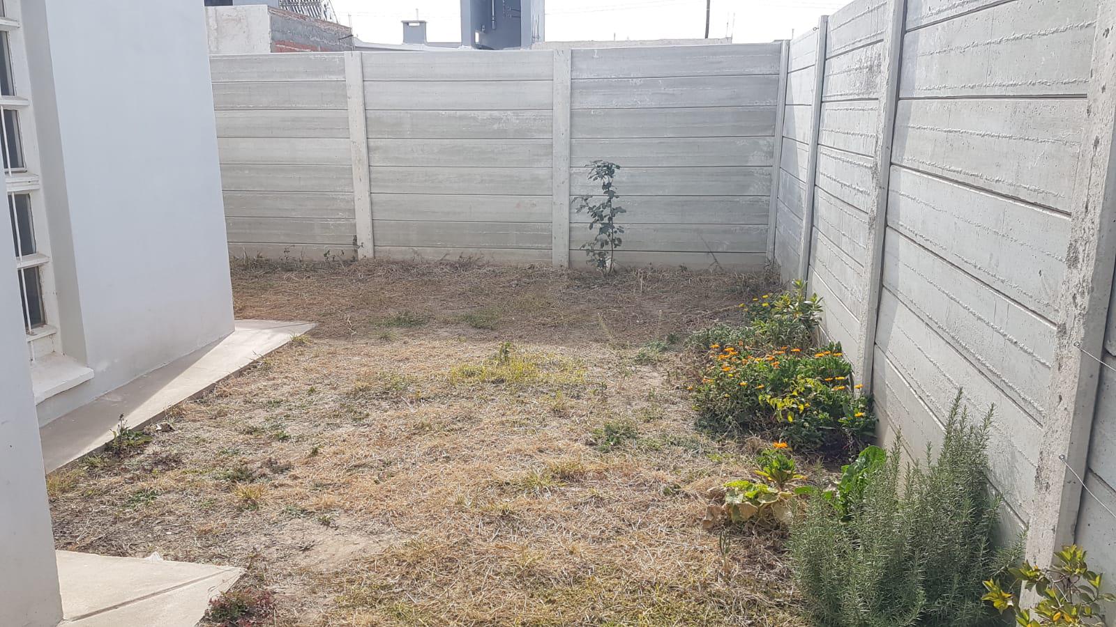 Universitario de Horizonte, 2 domitorios, cochera y patio. $620.000
