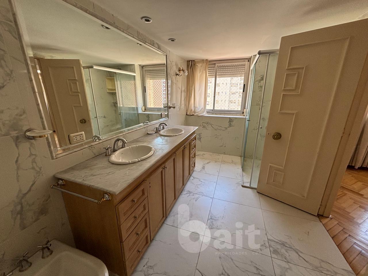 VENDO PISO DE CATEGORIA NUEVA CORDOBA 3 DORMITORIOS CON COCHERA Y BAULERA