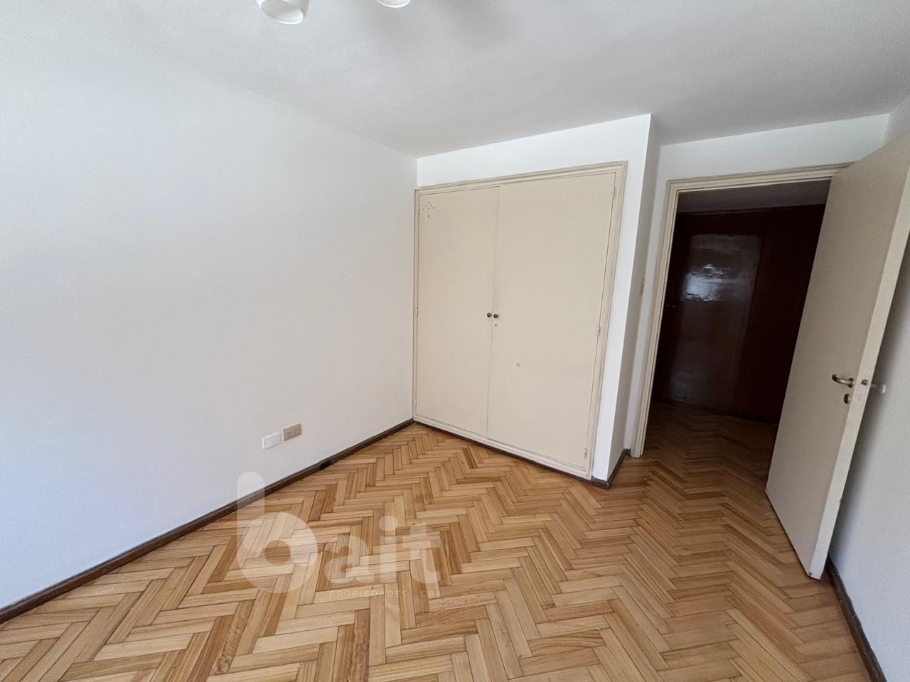 VENDO PISO DE CATEGORIA NUEVA CORDOBA 3 DORMITORIOS CON COCHERA Y BAULERA