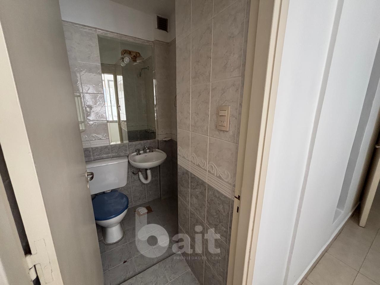 VENDO PISO DE CATEGORIA NUEVA CORDOBA 3 DORMITORIOS CON COCHERA Y BAULERA