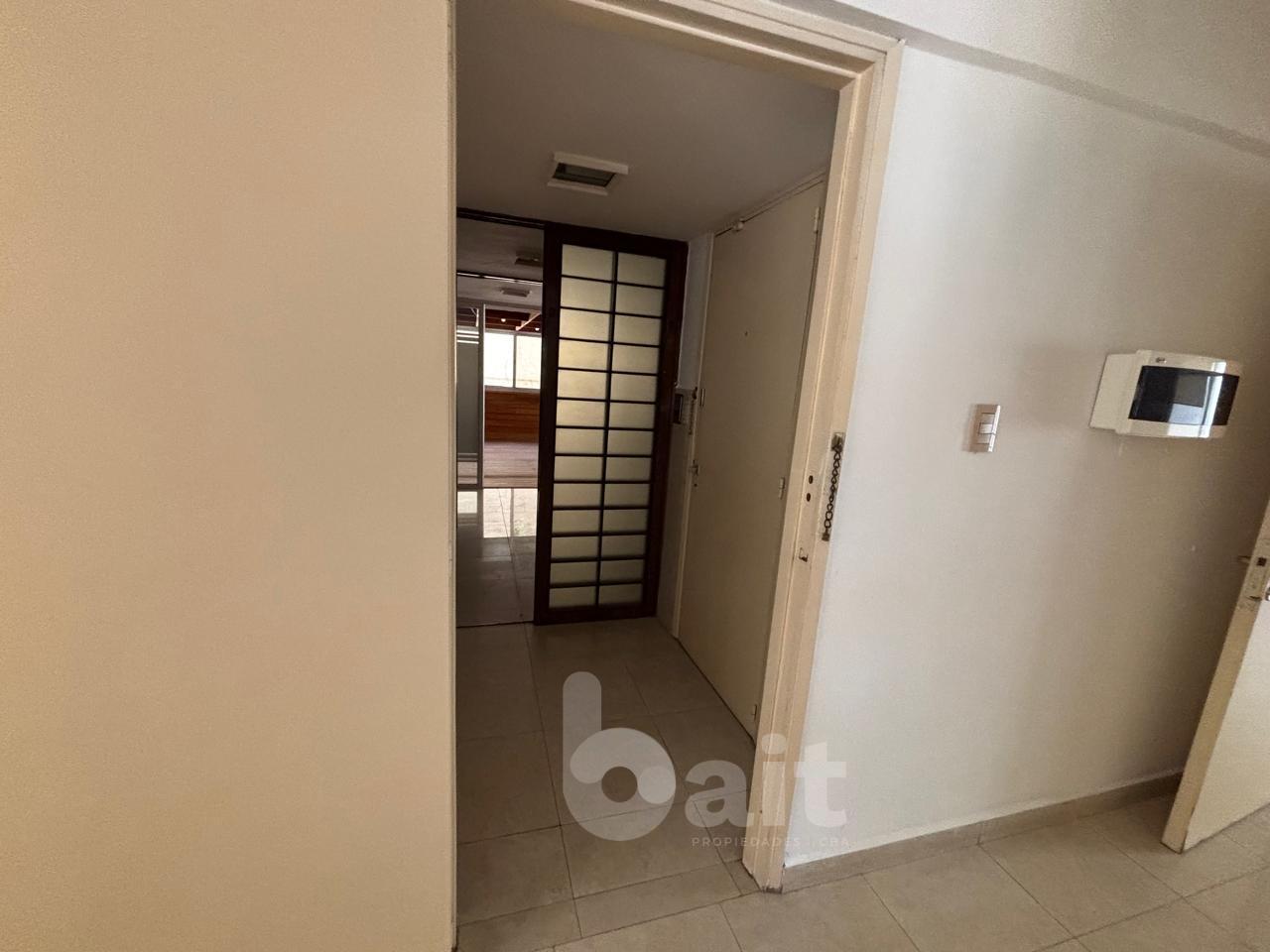 VENDO PISO DE CATEGORIA NUEVA CORDOBA 3 DORMITORIOS CON COCHERA Y BAULERA