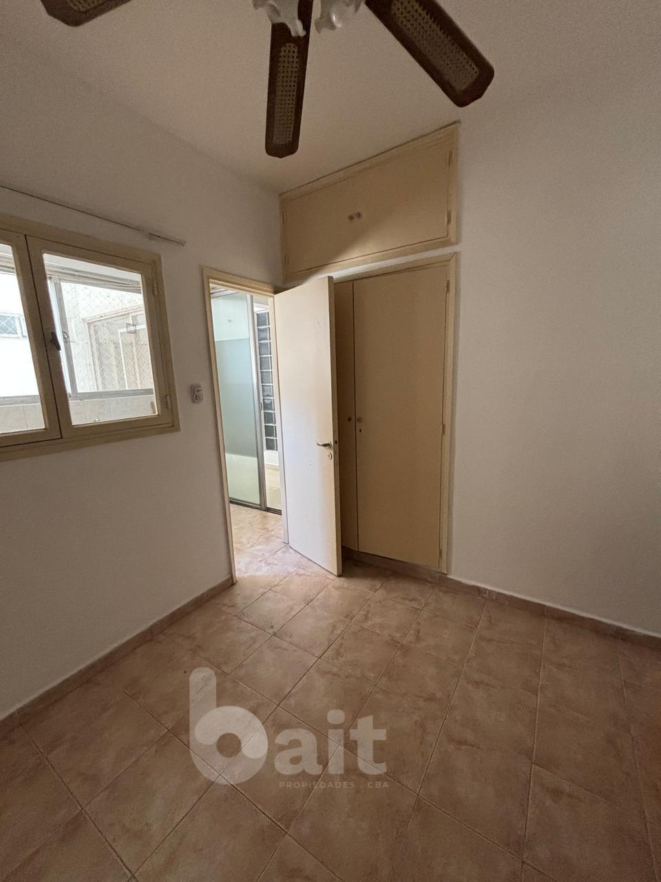 VENDO PISO DE CATEGORIA NUEVA CORDOBA 3 DORMITORIOS CON COCHERA Y BAULERA