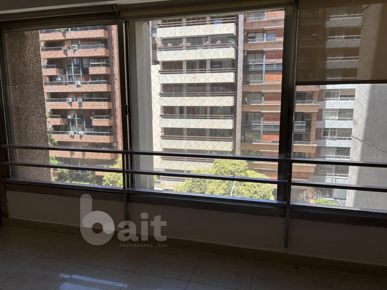 VENDO PISO DE CATEGORIA NUEVA CORDOBA 3 DORMITORIOS CON COCHERA Y BAULERA