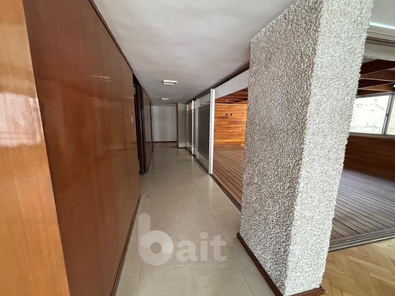 VENDO PISO DE CATEGORIA NUEVA CORDOBA 3 DORMITORIOS CON COCHERA Y BAULERA