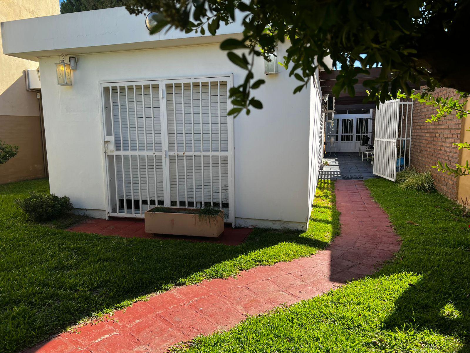 Casa en Venta Villa centenario 1 planta 3 dormitorios Luminosa y excelente ubicación Apta credito. OPORTUNIDAD