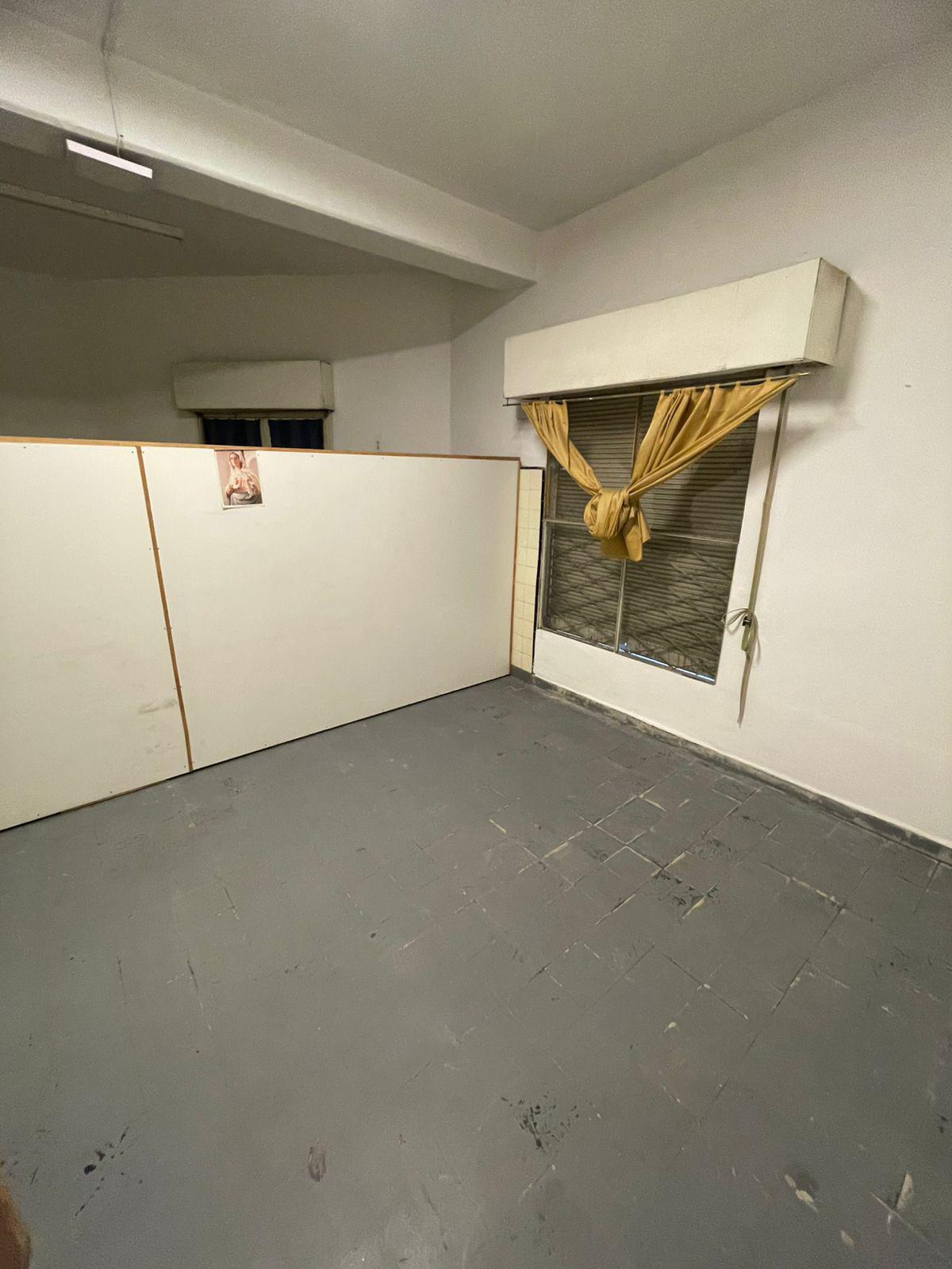 Alquiler local comercial (esquina)- B Gral Bustos (a mtros de Av. Alem)