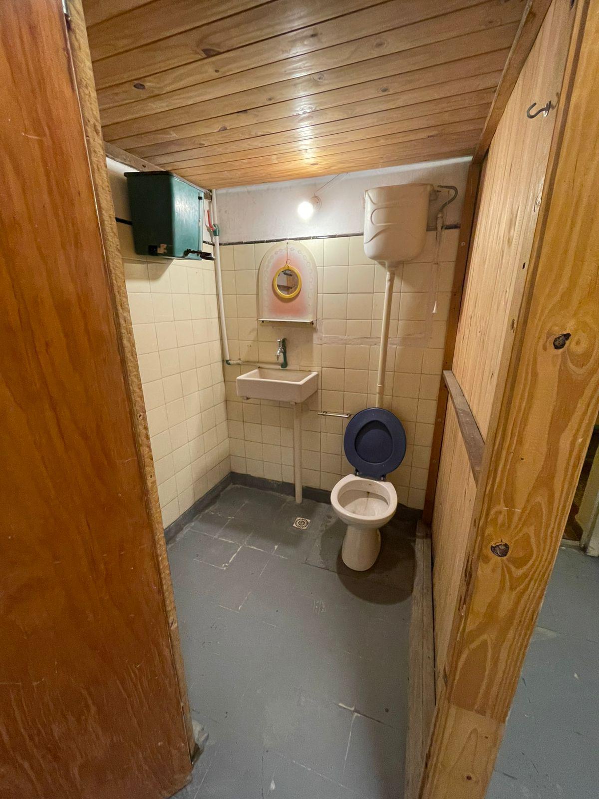 Alquiler local comercial (esquina)- B Gral Bustos (a mtros de Av. Alem)