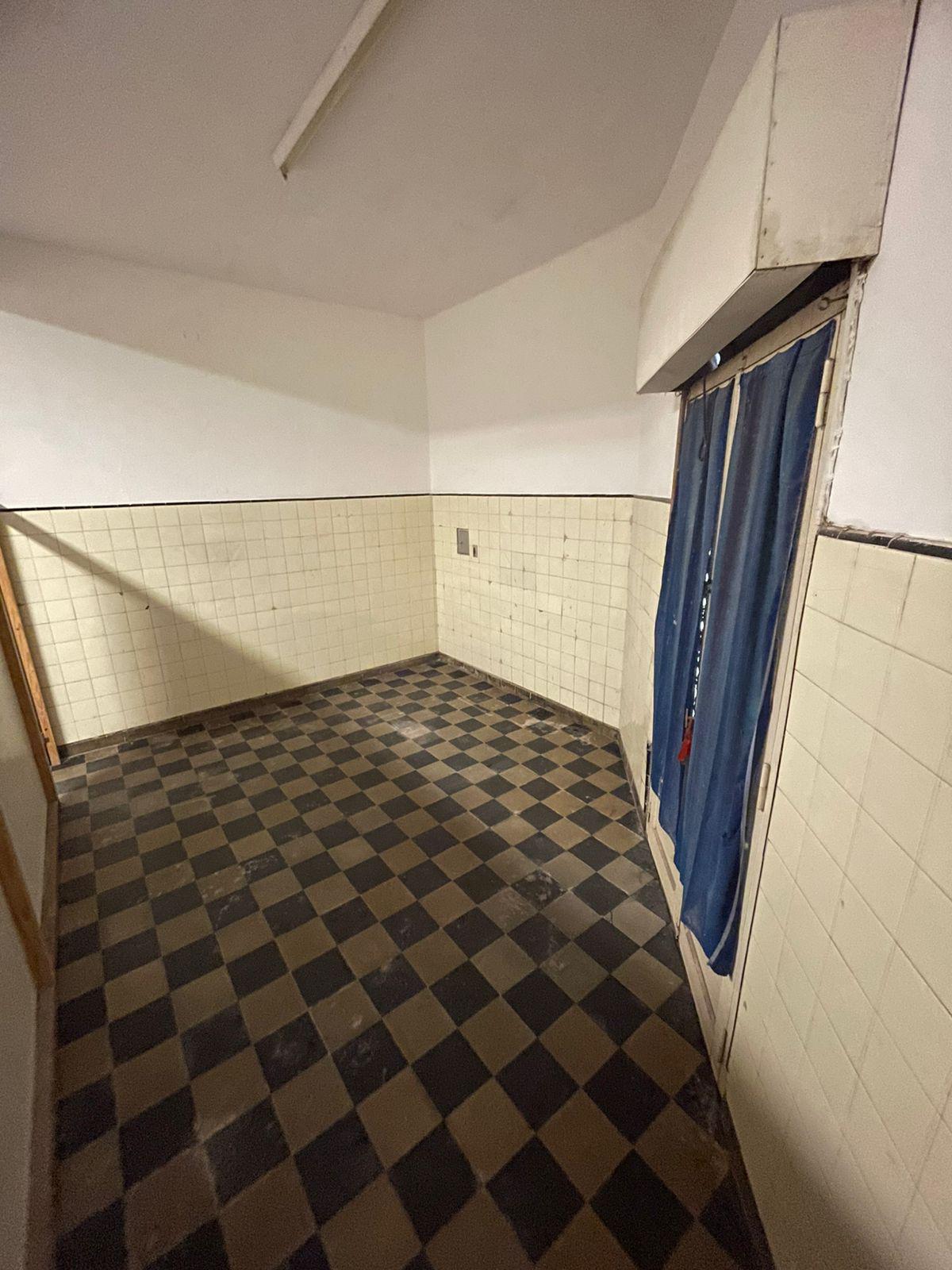 Alquiler local comercial (esquina)- B Gral Bustos (a mtros de Av. Alem)