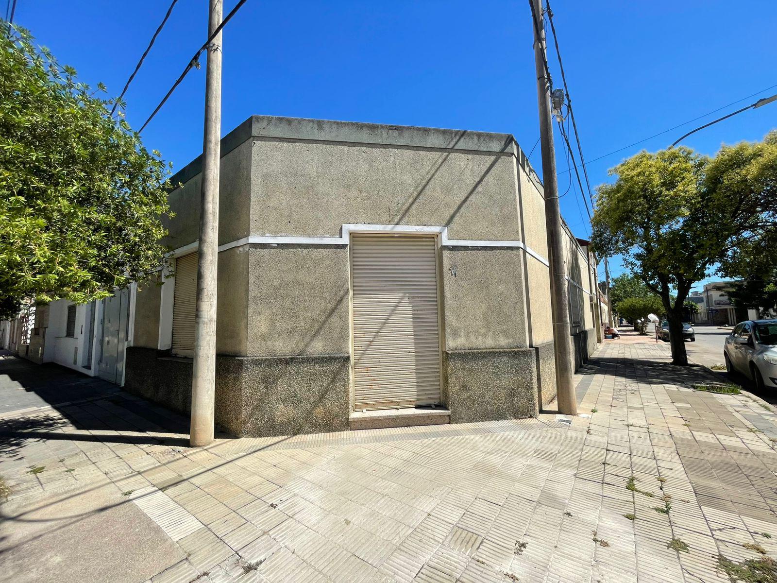 Alquiler local comercial (esquina)- B Gral Bustos (a mtros de Av. Alem)