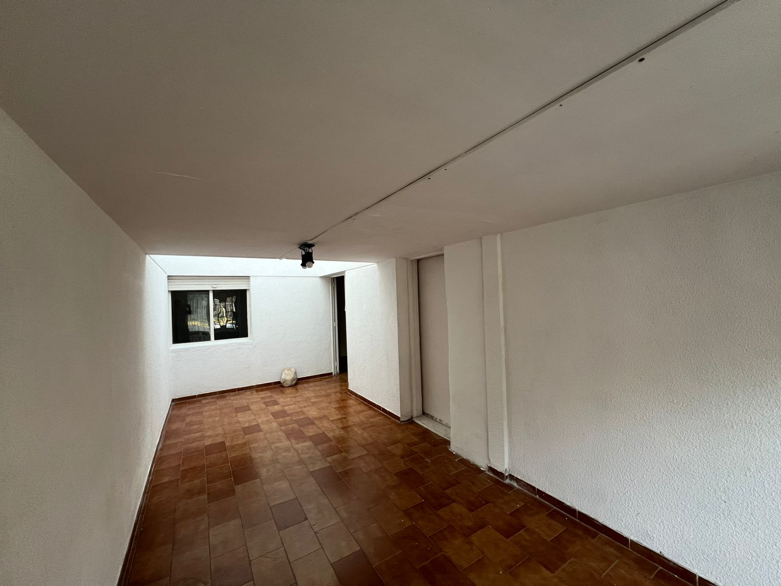 ALQUILO CASA BARRIO GUEMES SOBRE CALLE LAPRIDA.