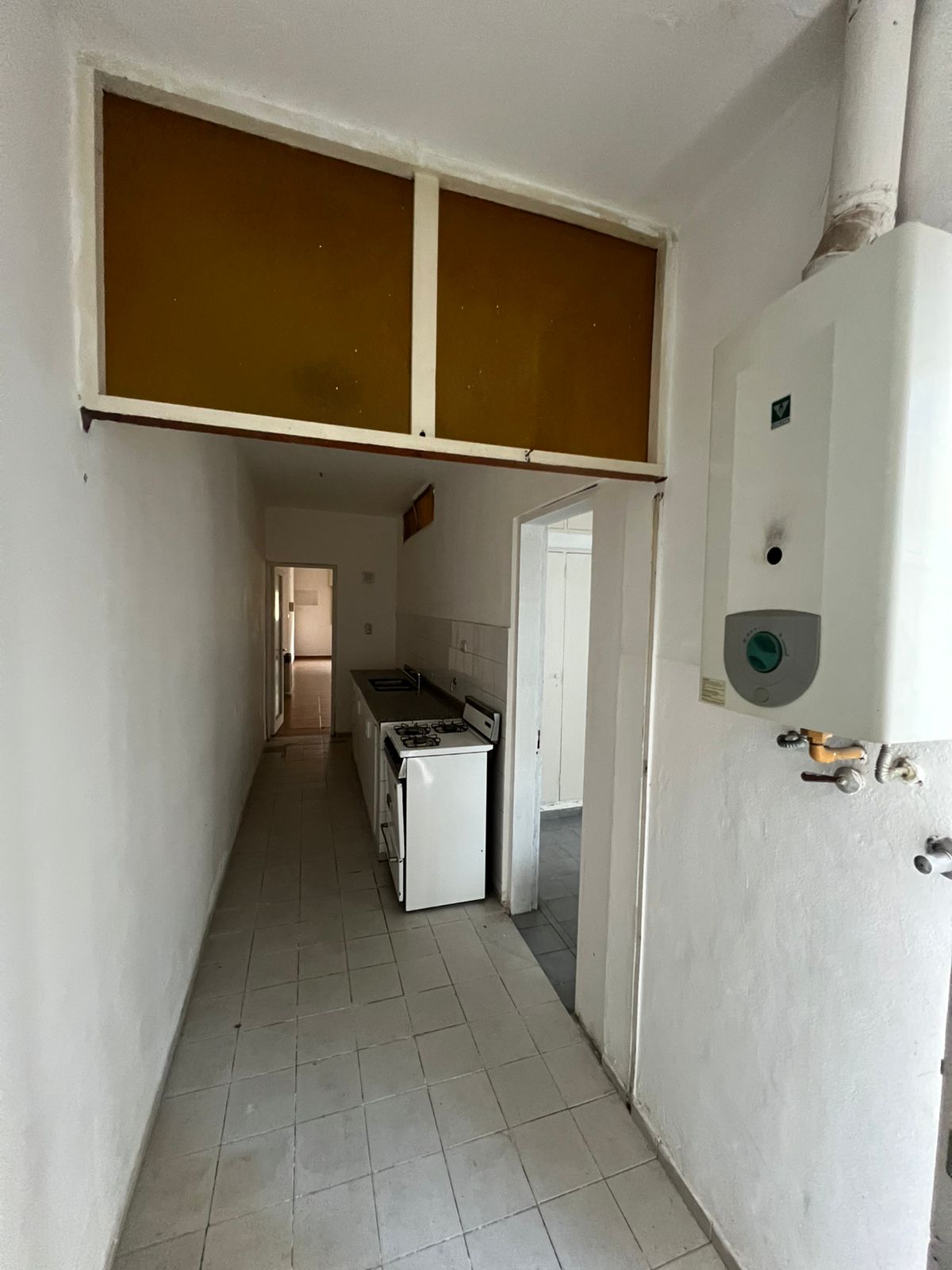 ALQUILO CASA BARRIO GUEMES SOBRE CALLE LAPRIDA.