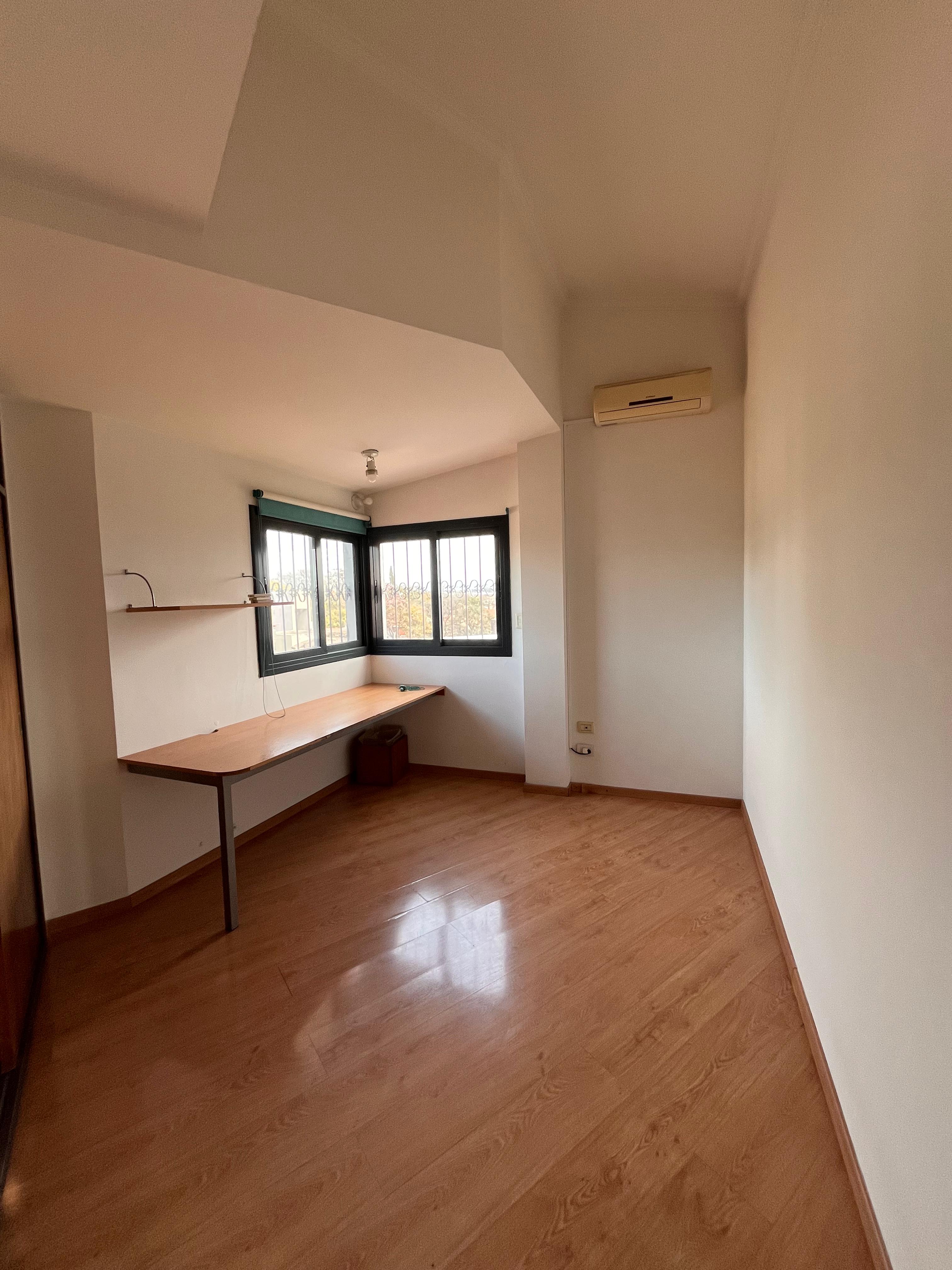 ALQUILER Casa Cuatro Dormitorios San Salvador