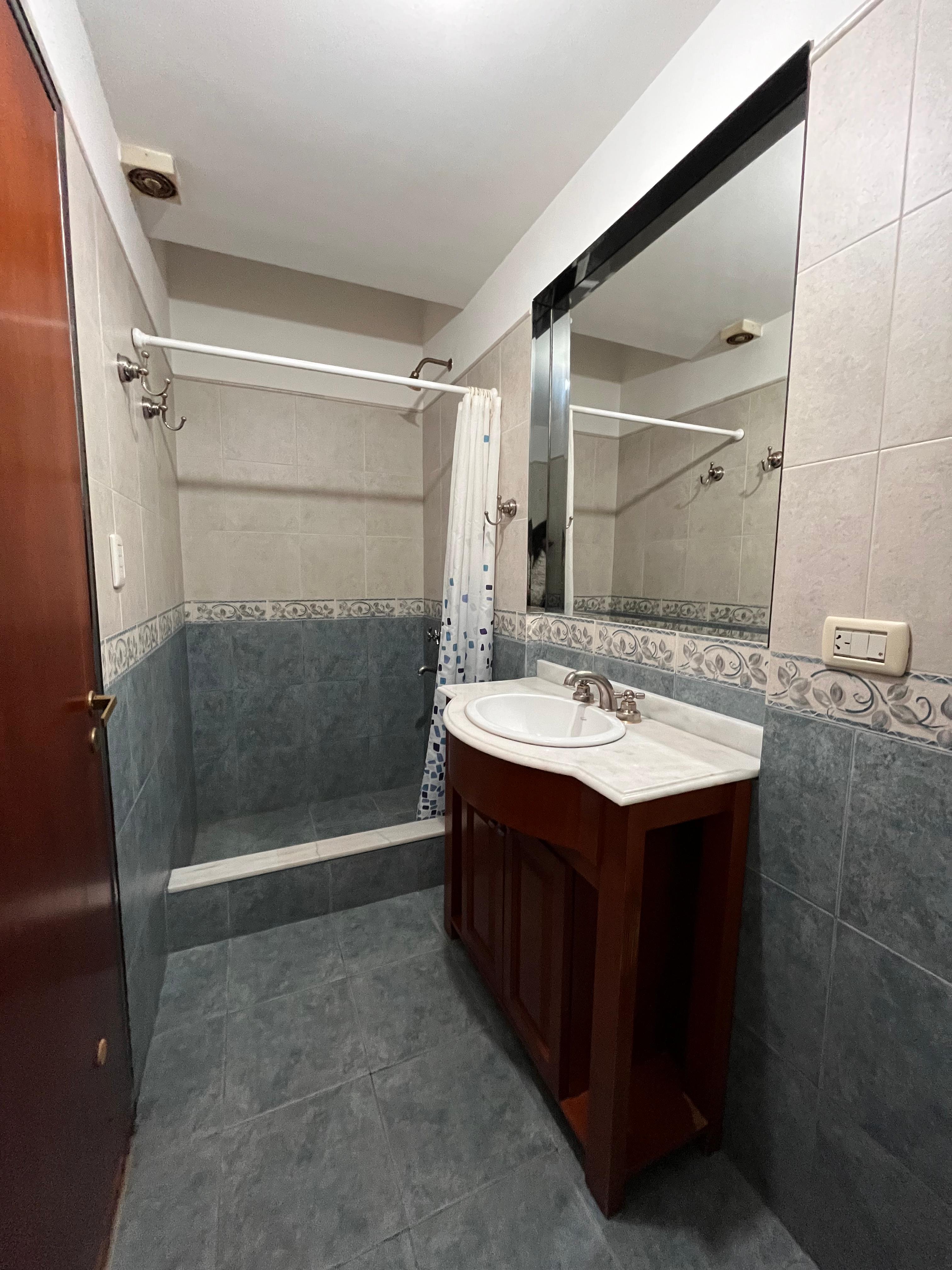 ALQUILER Casa Cuatro Dormitorios San Salvador