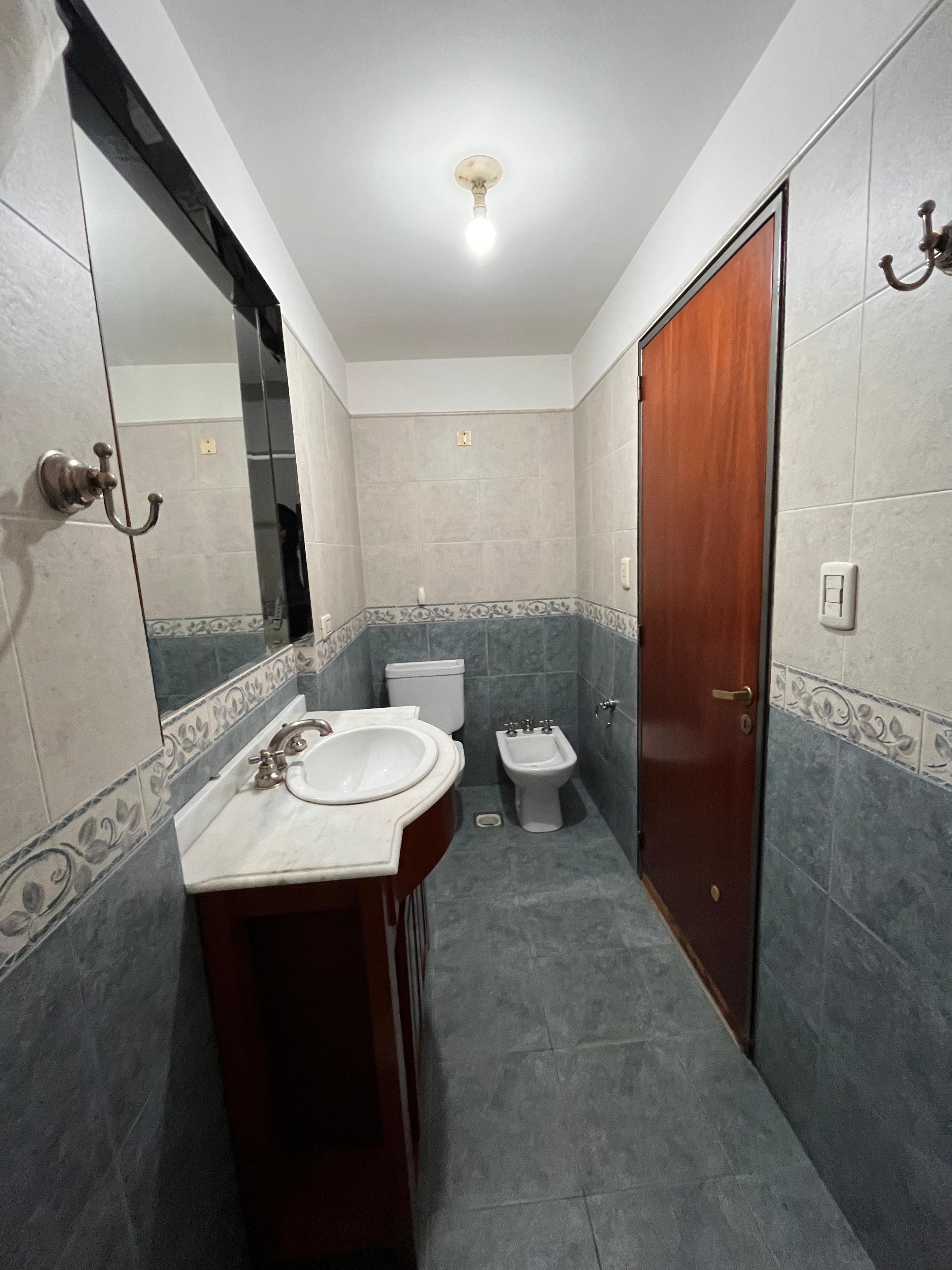 ALQUILER Casa Cuatro Dormitorios San Salvador