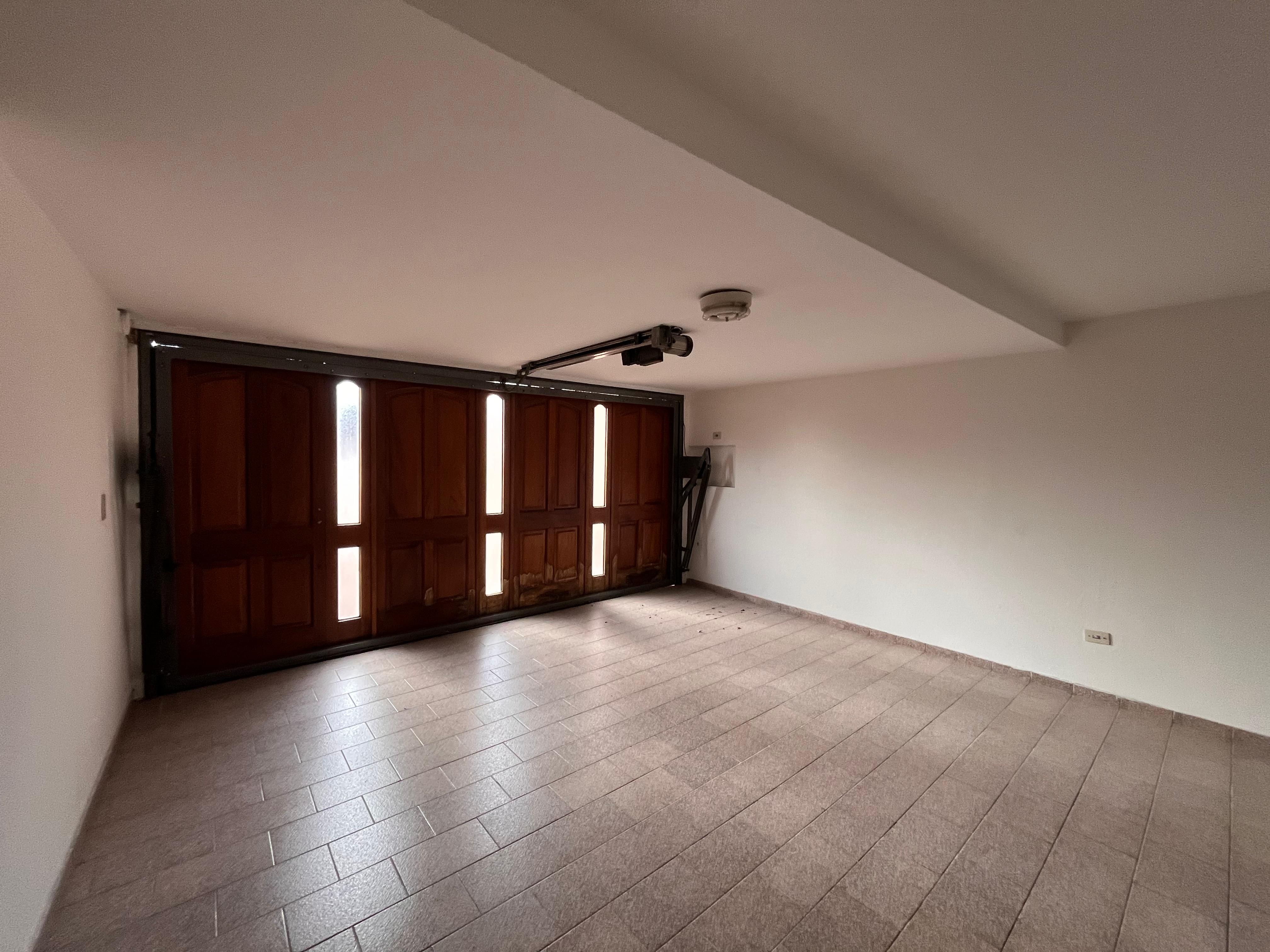 ALQUILER Casa Cuatro Dormitorios San Salvador