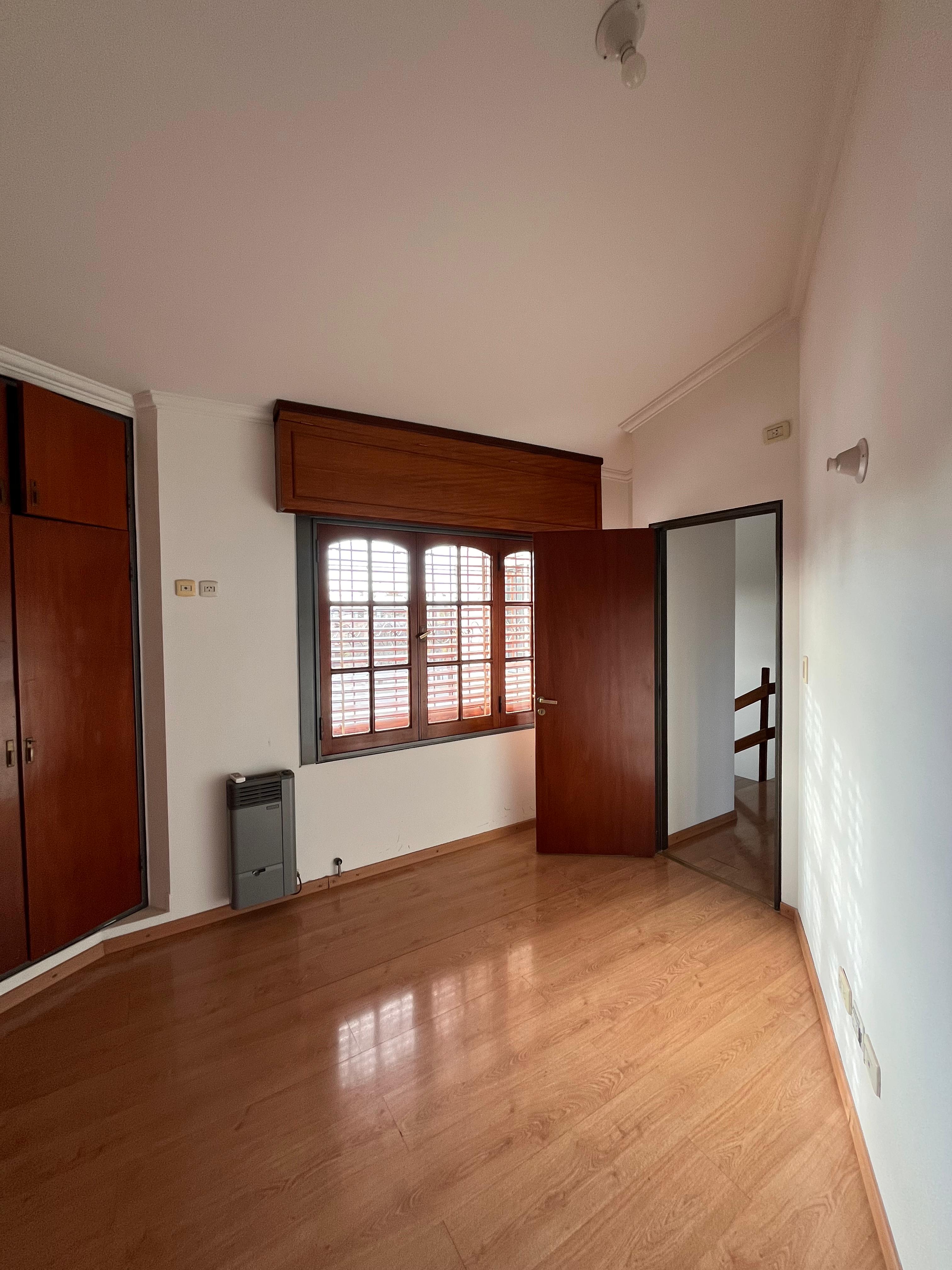 ALQUILER Casa Cuatro Dormitorios San Salvador