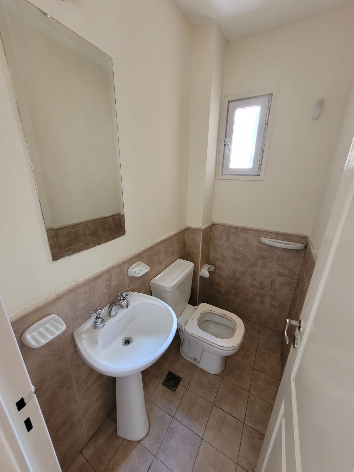 Alq. Alto Alberdi- Caseros 2971- 2 dormitorios- Balcón- 2 baños- cochera- sum- asador