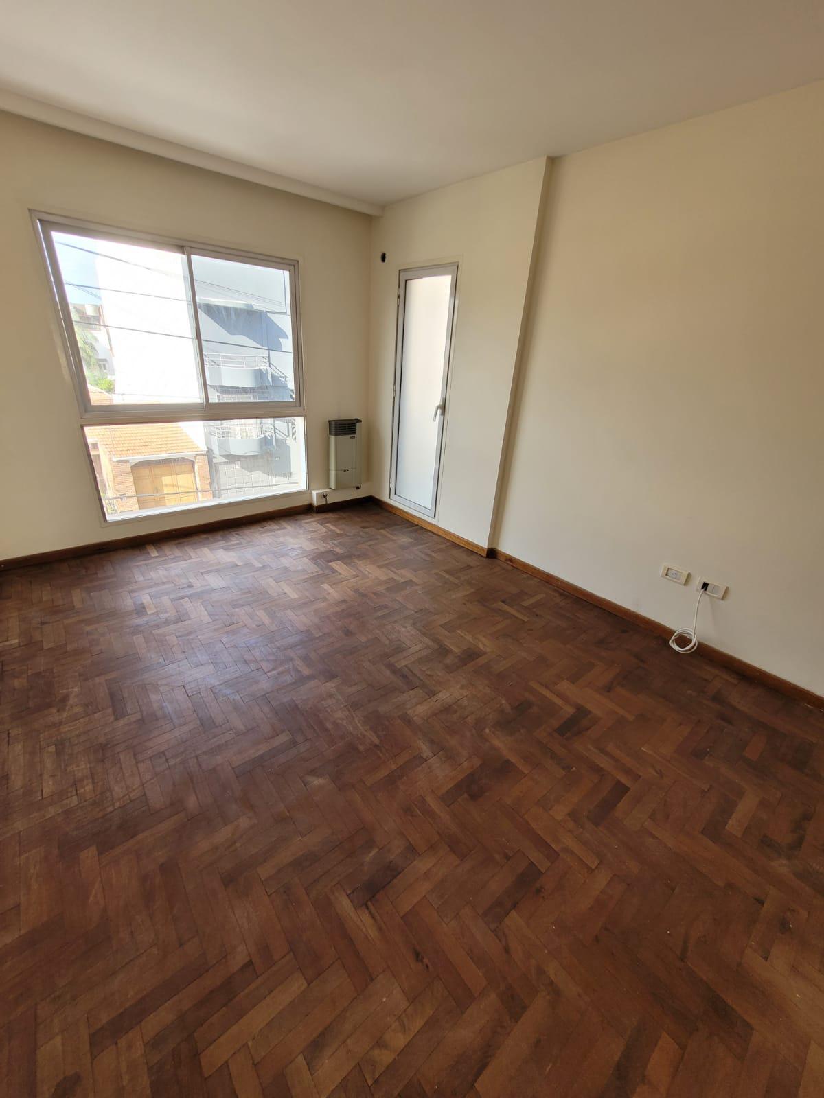 Alq. Alto Alberdi- Caseros 2971- 2 dormitorios- Balcón- 2 baños- cochera- sum- asador