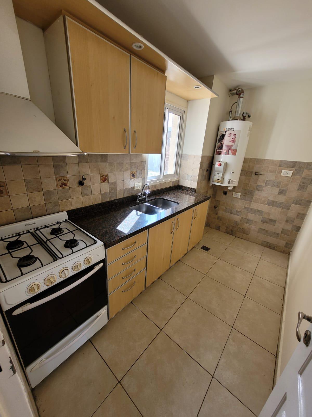 Alq. Alto Alberdi- Caseros 2971- 2 dormitorios- Balcón- 2 baños- cochera- sum- asador