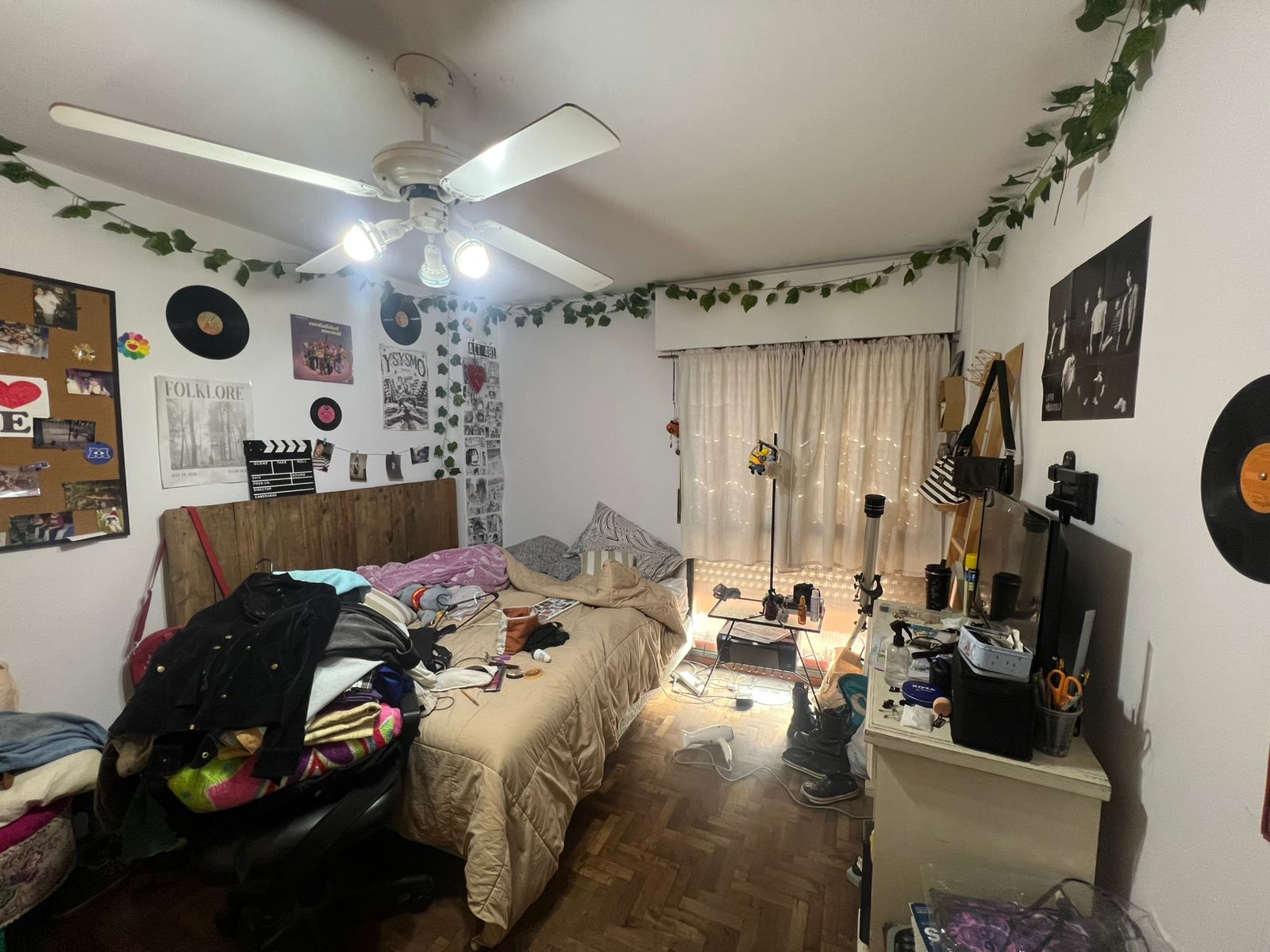 DEPARTAMENTO EN VENTA EN BARRIO CENTRO - 3 DORMITORIOS Y COCHERA.