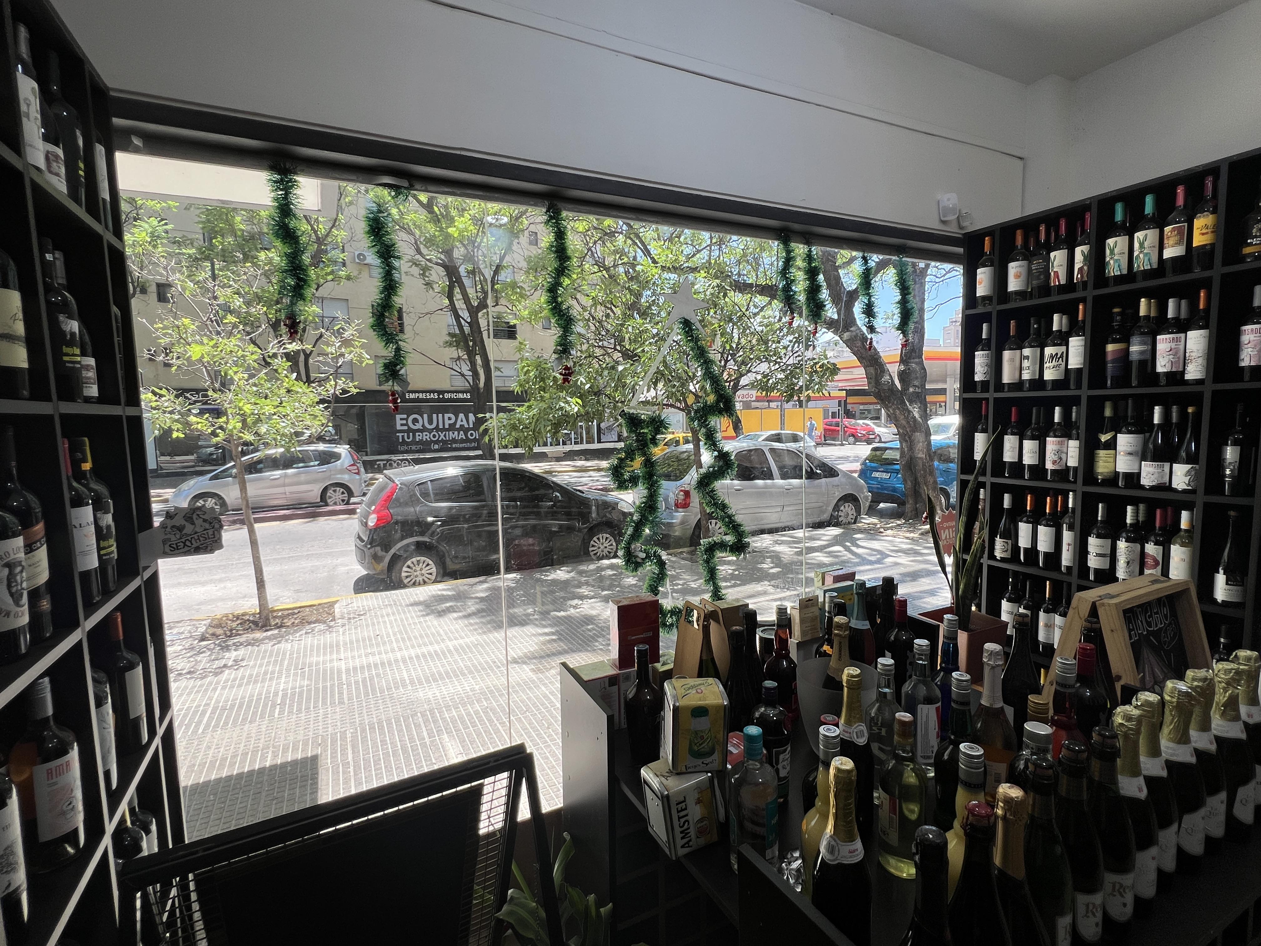 Local Comercial 175 m con Renta Activa  Frente Vidriado  GemesNueva Córdoba