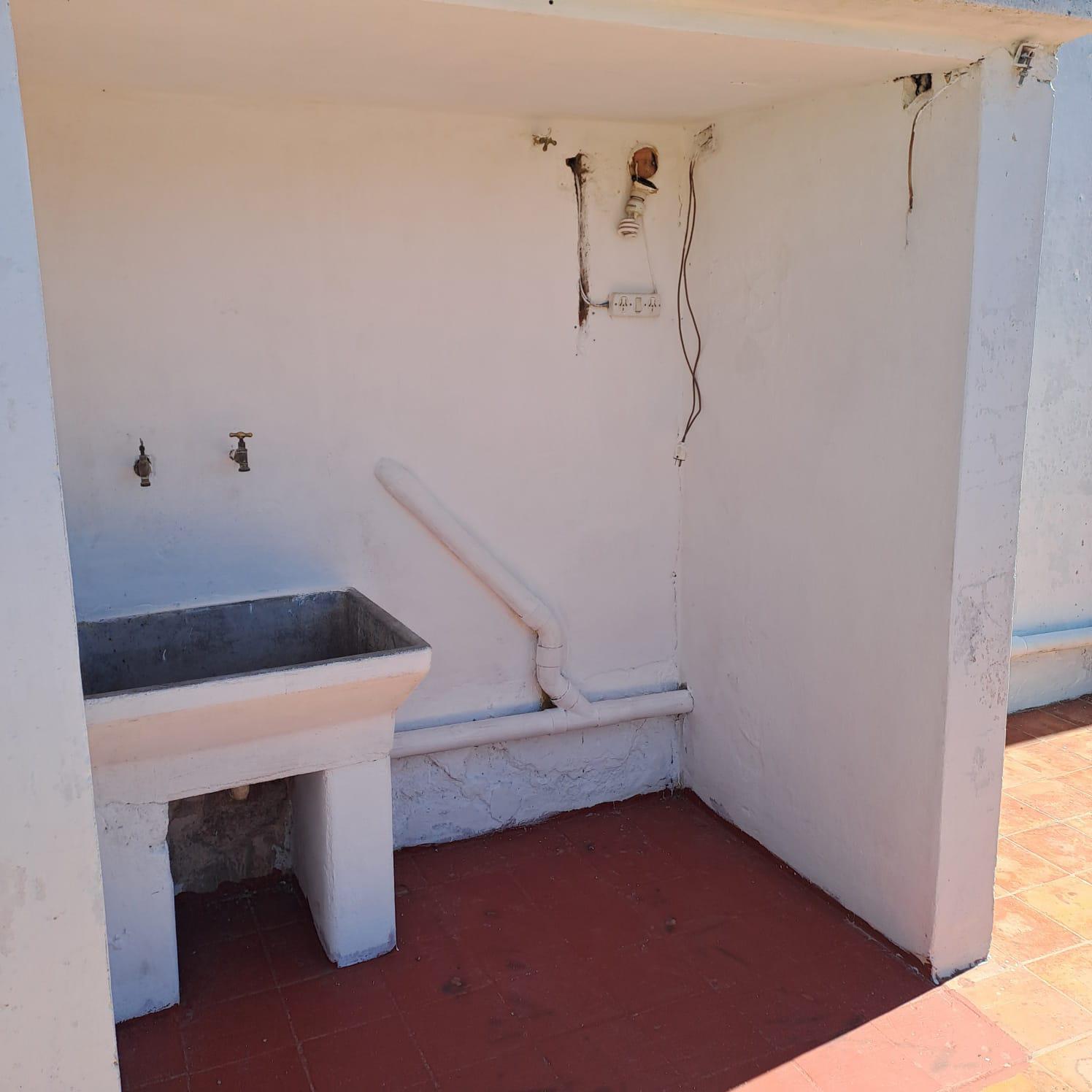 alquiler departamento  planta alta en calle bernis