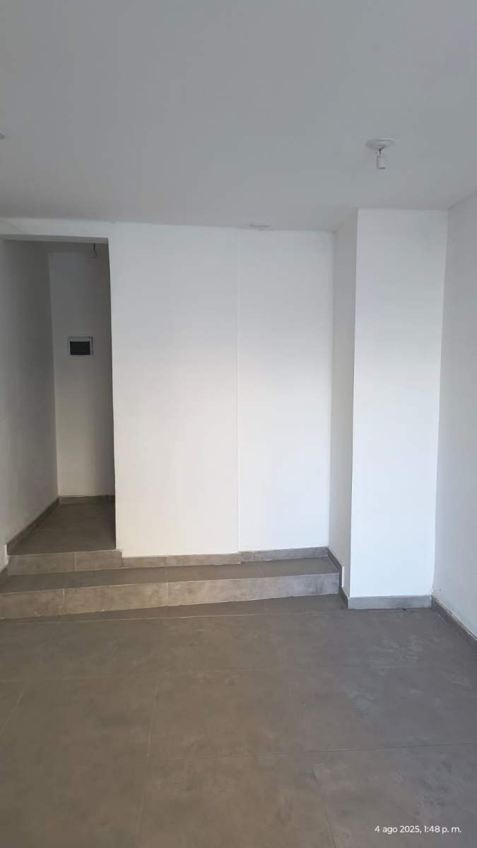 Av. PUEYRREDON 860: LOCAL COMERCIAL DE 24 M2 APTO USO COMERCIAL