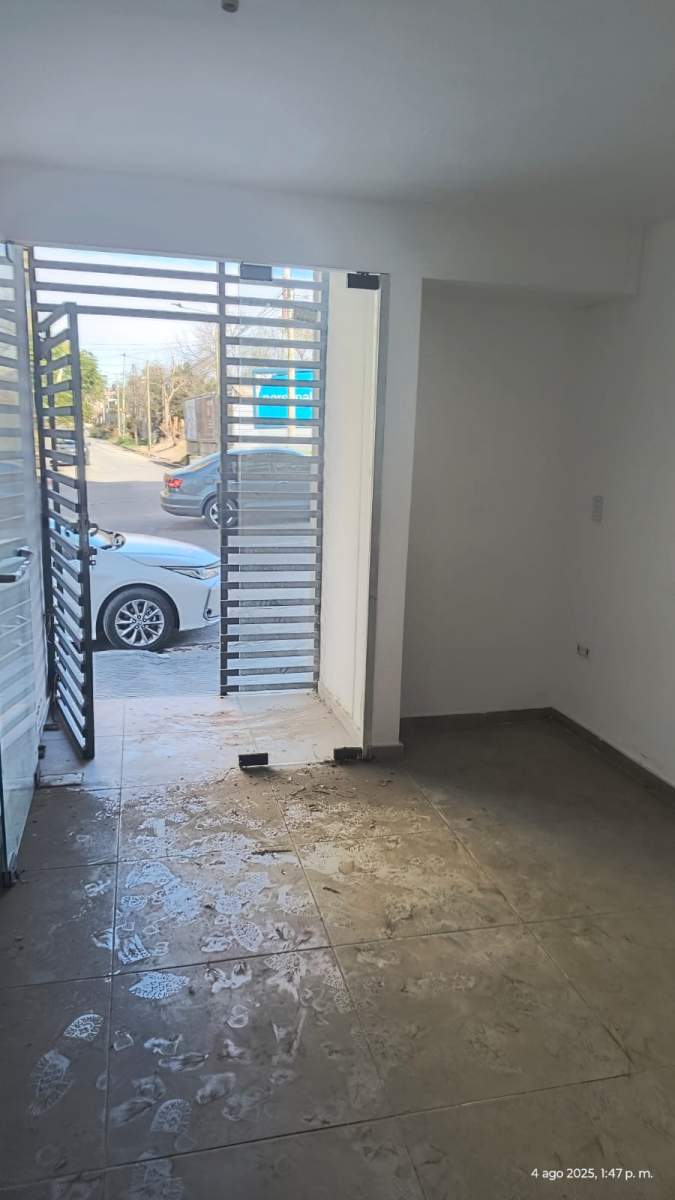 Av. PUEYRREDON 860: LOCAL COMERCIAL DE 24 M2 APTO USO COMERCIAL