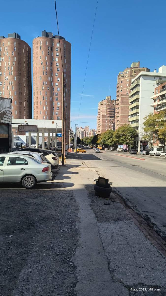 Av. PUEYRREDON 860: LOCAL COMERCIAL DE 24 M2 APTO USO COMERCIAL