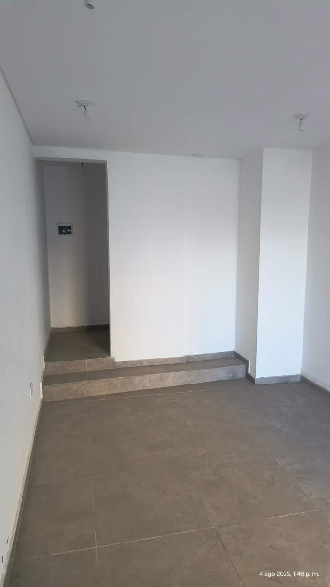 Av. PUEYRREDON 860: LOCAL COMERCIAL DE 24 M2 APTO USO COMERCIAL