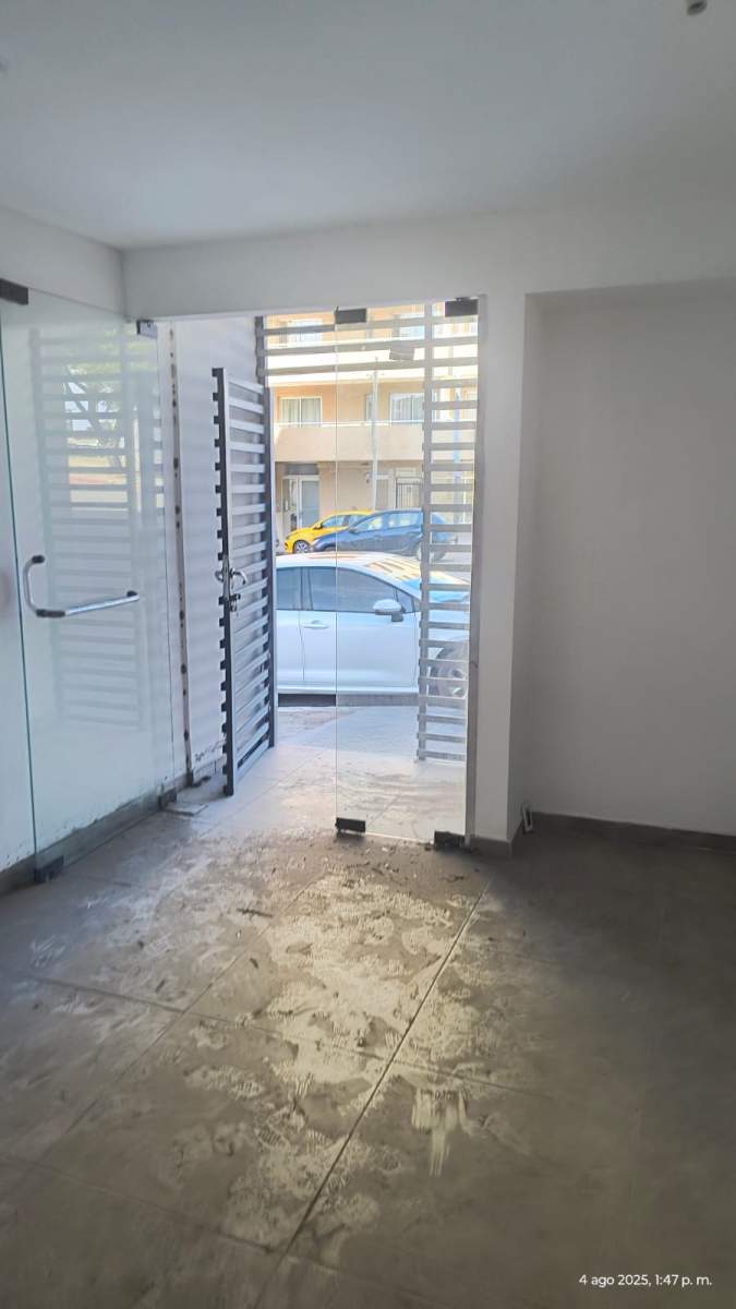 Av. PUEYRREDON 860: LOCAL COMERCIAL DE 24 M2 APTO USO COMERCIAL