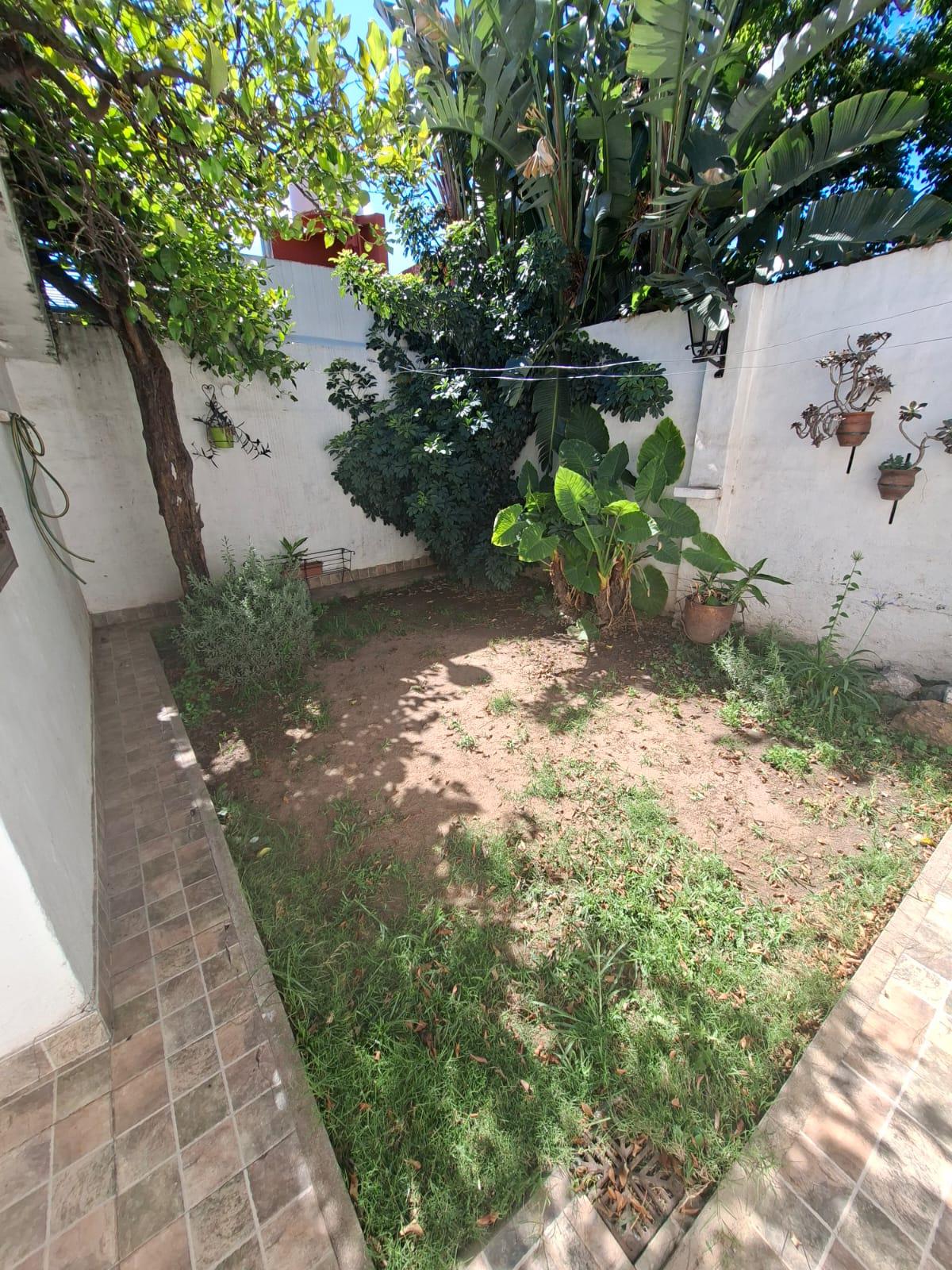 ALTA CORDOBA - CASA 3 DORM C PATIO