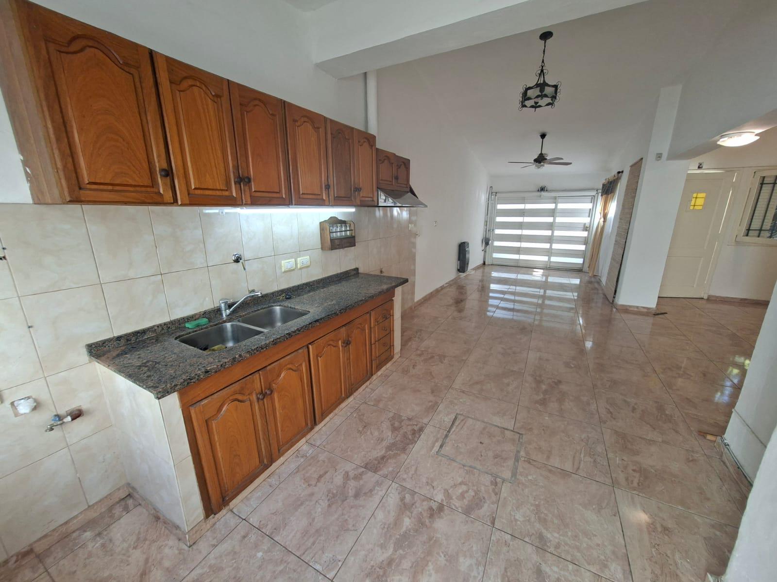 ALTA CORDOBA - CASA 3 DORM C PATIO