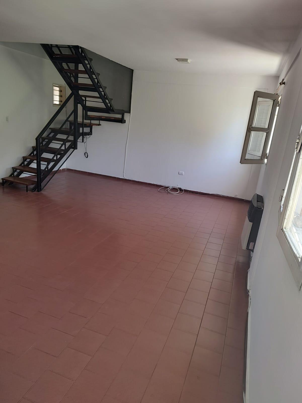 DEPTO 2 DORM CCOCHERA B ALBERDI $680.000