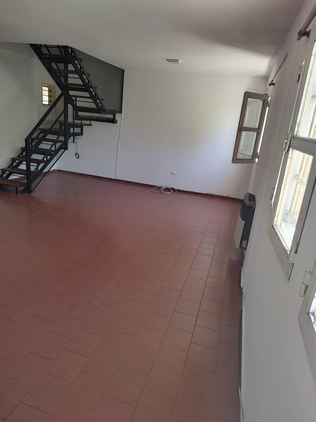 DEPTO 2 DORM CCOCHERA B ALBERDI $680.000