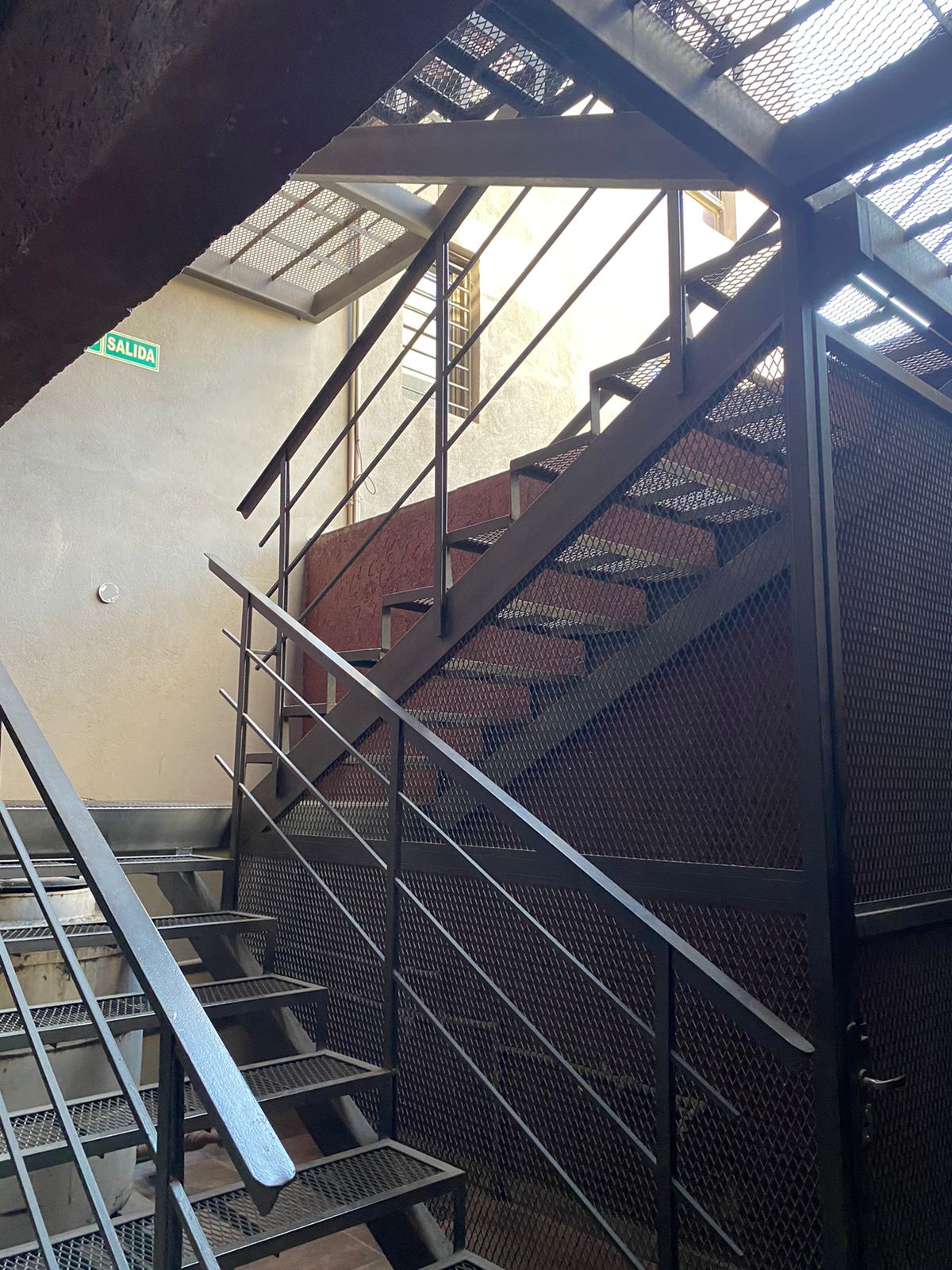 DEPTO EN ALQUILER UN DORM Y BALCÓN $390.000 Y TERRAZA