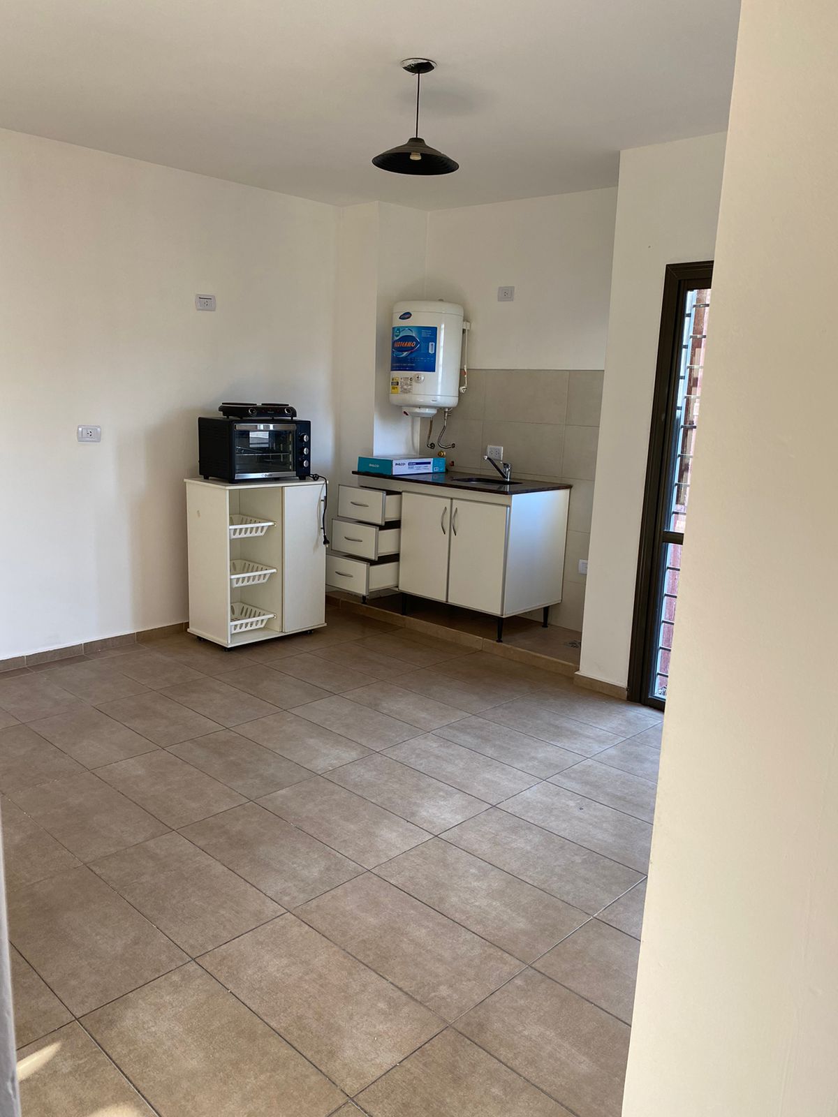 DEPTO EN ALQUILER UN DORM Y BALCÓN $390.000 Y TERRAZA