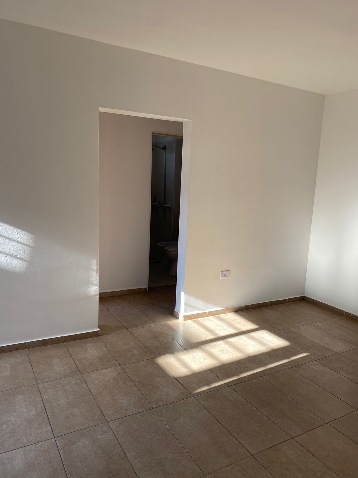 DEPTO EN ALQUILER UN DORM Y BALCÓN $390.000 Y TERRAZA