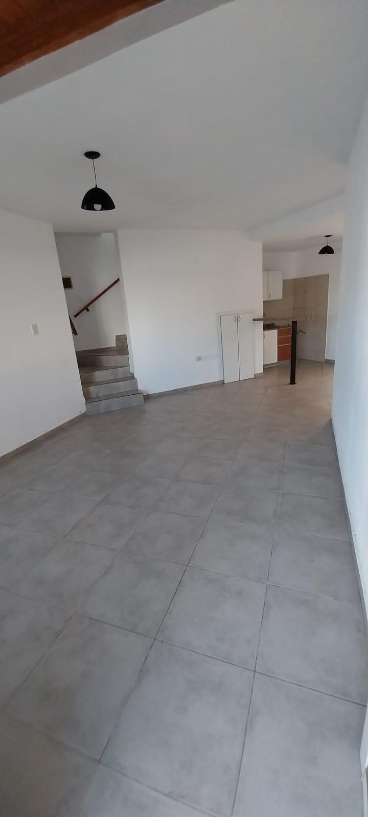 DUPLEX EN ALQUILER DE UN DORMITORIO EN CALLE RIO NEGRO