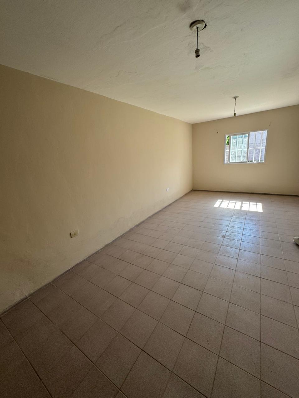 GMLPROPEDADES VENDE CASA EN B ITUZAINGO CALLE FARADAY N5656.