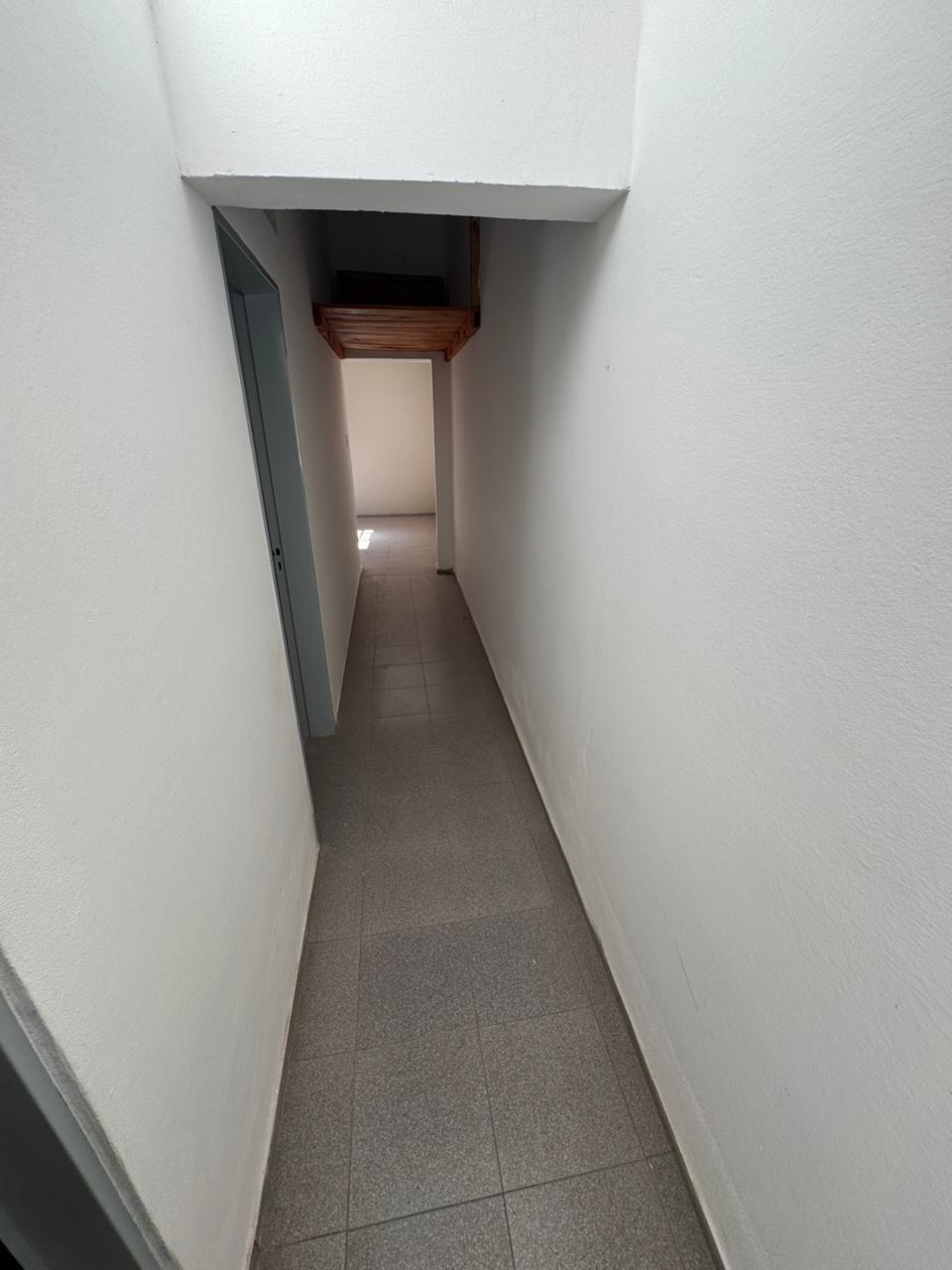 GMLPROPEDADES VENDE CASA EN B ITUZAINGO CALLE FARADAY N5656.