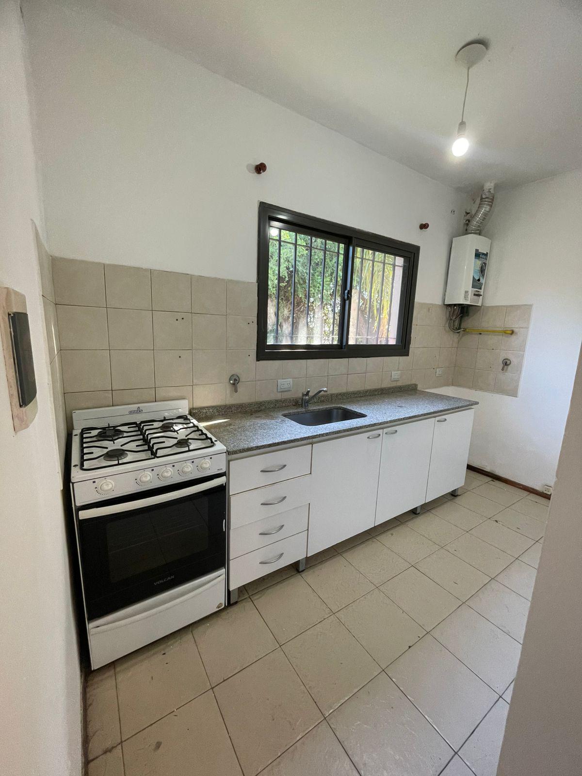 ALQUILER CASA- HERMOSA Y MUYYY BIEN UBICADA!!! (B Quebrada de las Rosas)