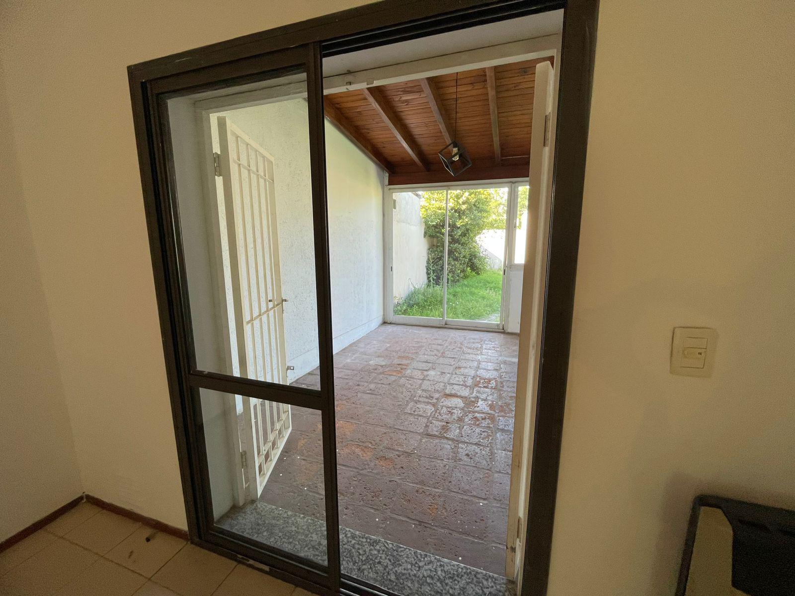 ALQUILER CASA- HERMOSA Y MUYYY BIEN UBICADA!!! (B Quebrada de las Rosas)