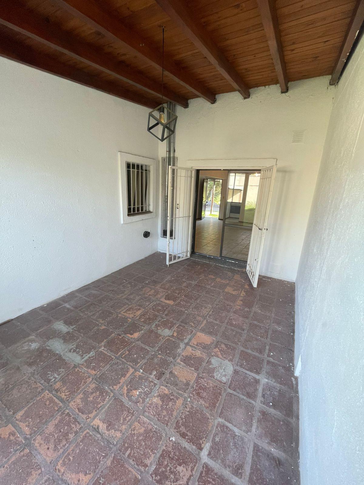 ALQUILER CASA- HERMOSA Y MUYYY BIEN UBICADA!!! (B Quebrada de las Rosas)