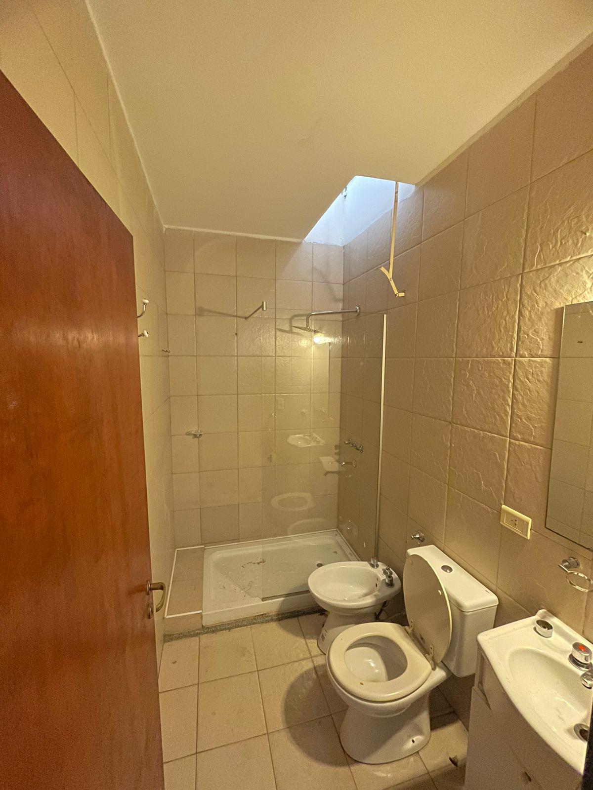 ALQUILER CASA- HERMOSA Y MUYYY BIEN UBICADA!!! (B Quebrada de las Rosas)