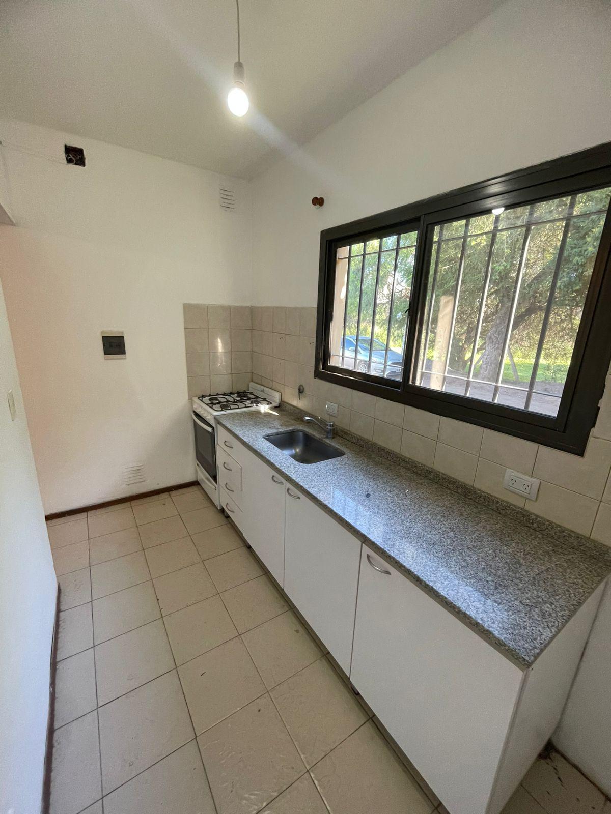 ALQUILER CASA- HERMOSA Y MUYYY BIEN UBICADA!!! (B Quebrada de las Rosas)